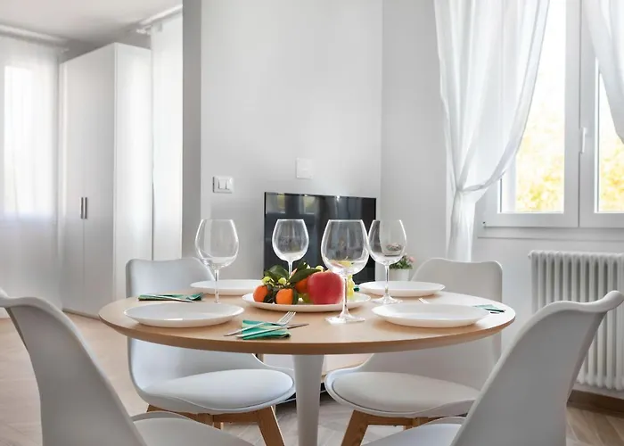 Palazzo Pedretti Halldis By Halldis * بولونيا