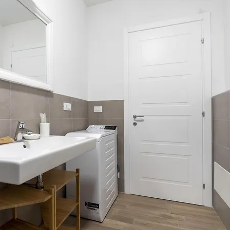 Palazzo Pedretti Halldis By Halldis Bolonya